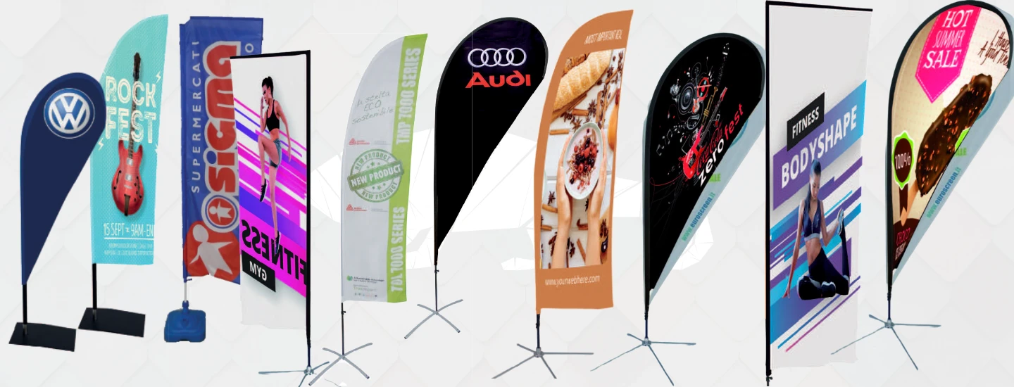 esposizione di diversi tipi di bandiere da fiere eventi e attivita